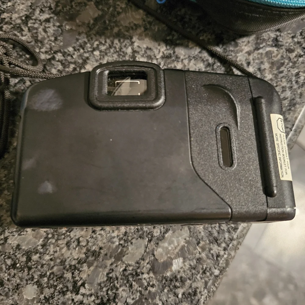 Canon Snappy LX 35mm Point & Shoot Film Camera‎ Vintage Flash With Case